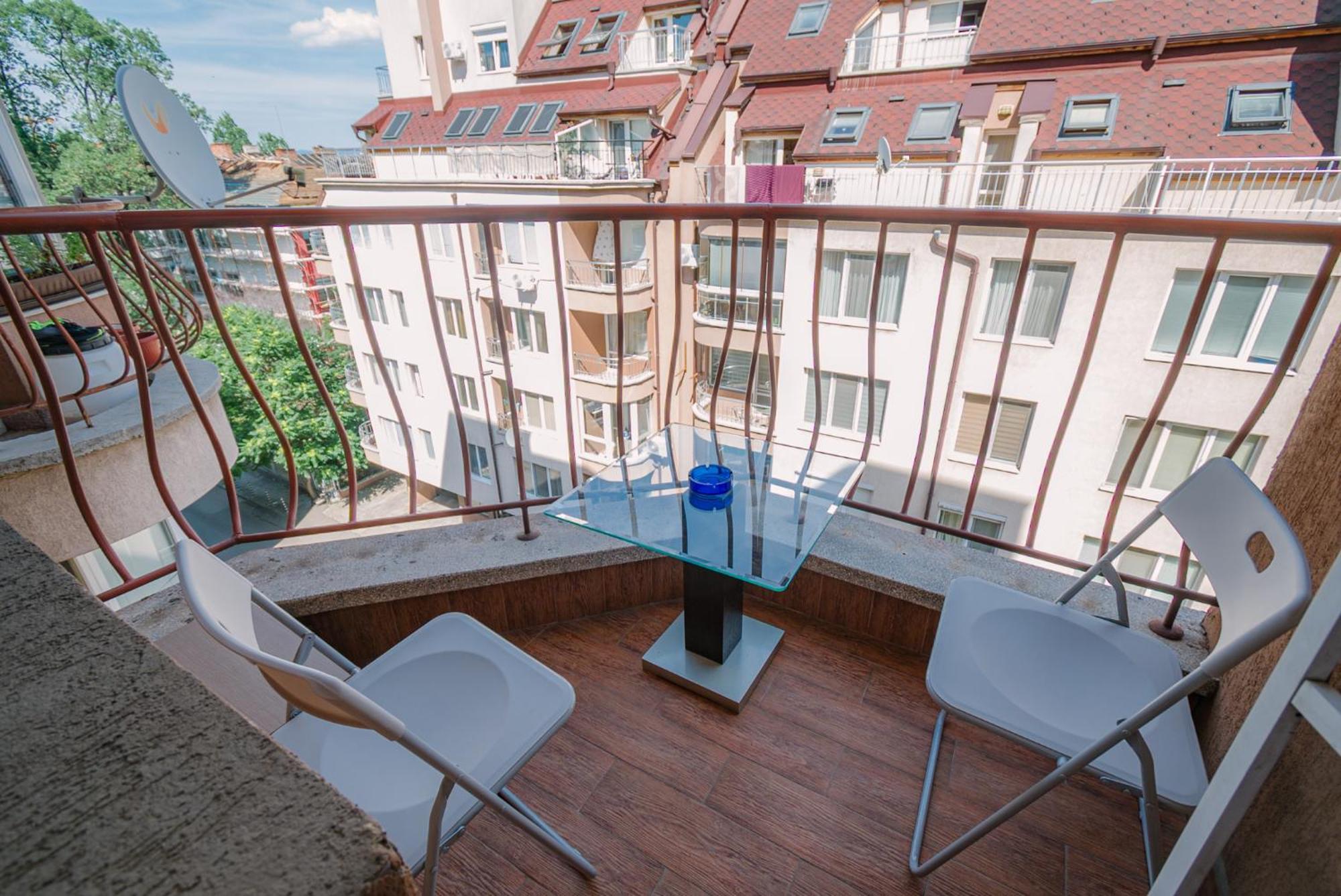 Top Center Spacious Apartment With Ac And Free Underground Parking Sofia Ngoại thất bức ảnh